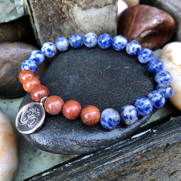Jewelry - ✨LAPIS LAZULI + ROSEWOOD BEAD BRACELET✨8mm